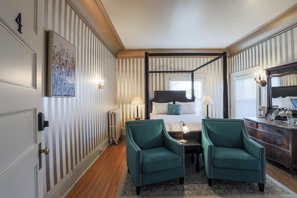 Offutt Manor photo 16