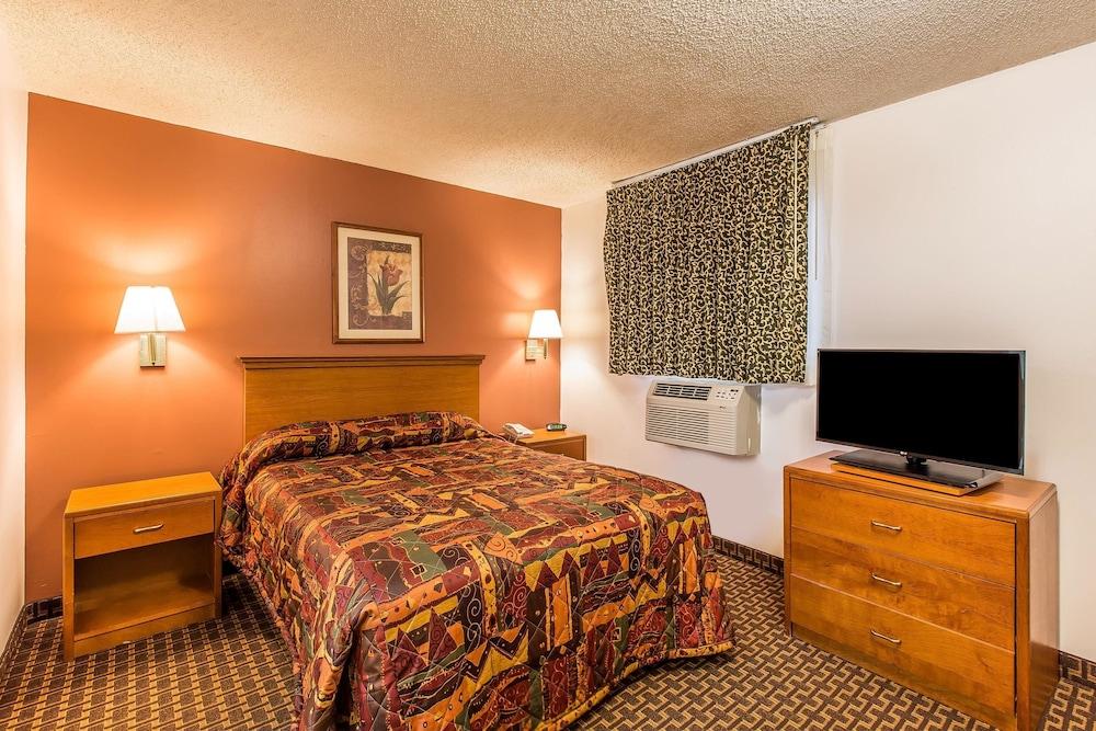 Suburban Studios Abercorn photo 28
