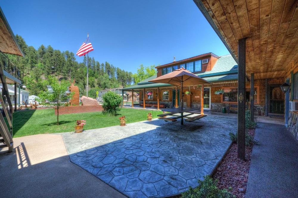 Cedar Wood Inn photo 50
