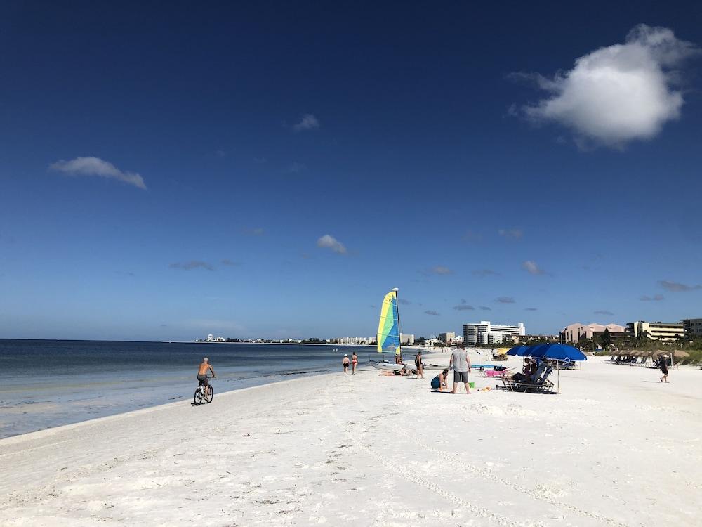Siesta Palms By the Beach photo 22