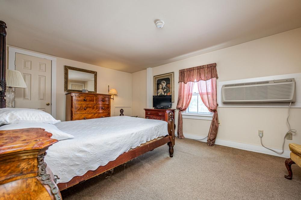 Wayside Inn photo 76