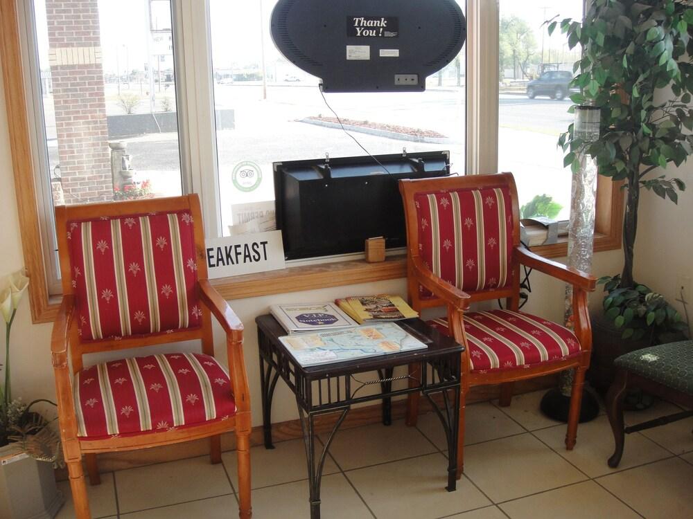 Trails West Motel photo 11