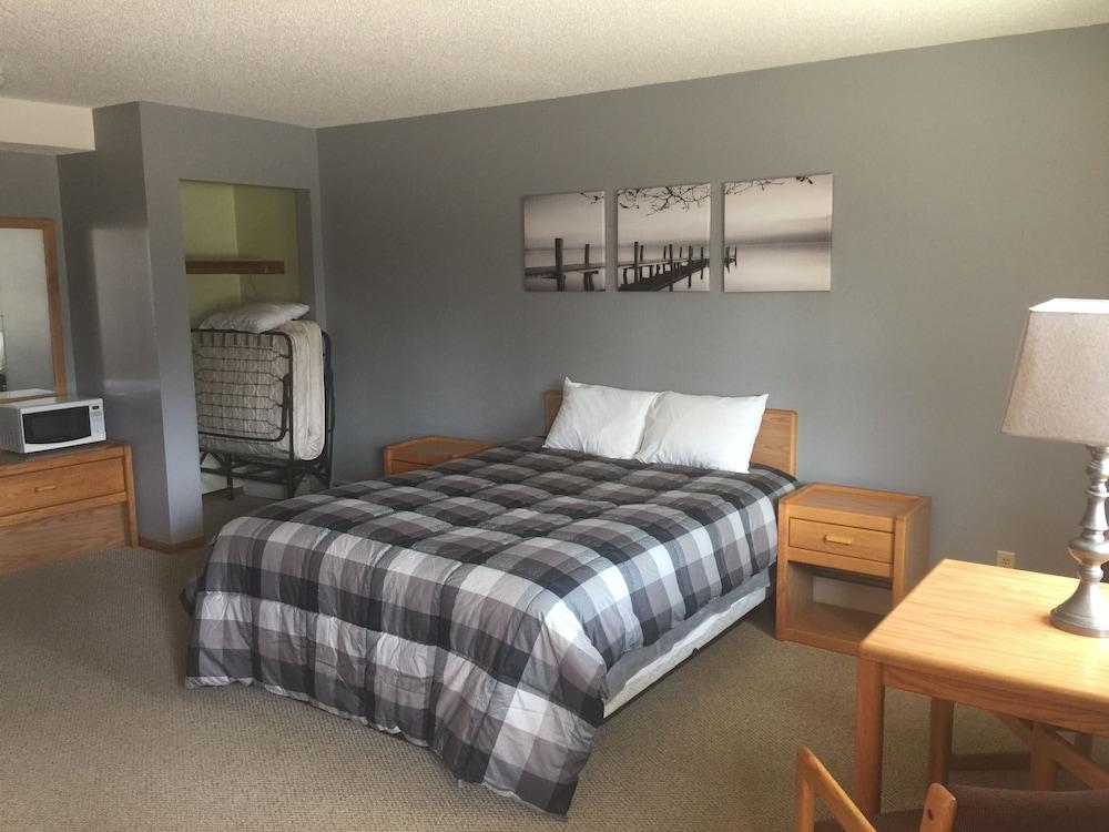 Red Door Resort & Motel photo 18