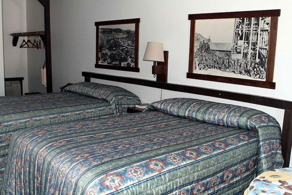 Bunkhouse Motel photo 5