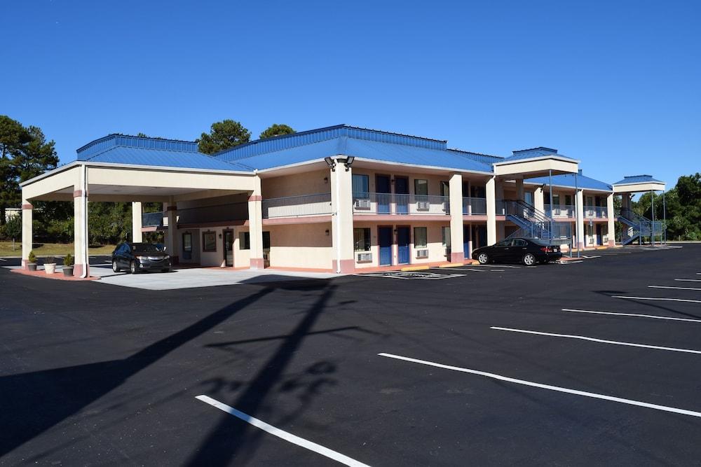 Royal Inn Douglasville photo 21