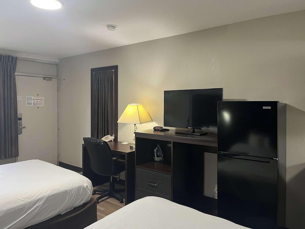 Studio 6 Charlotte, NC – Airport South photo 17