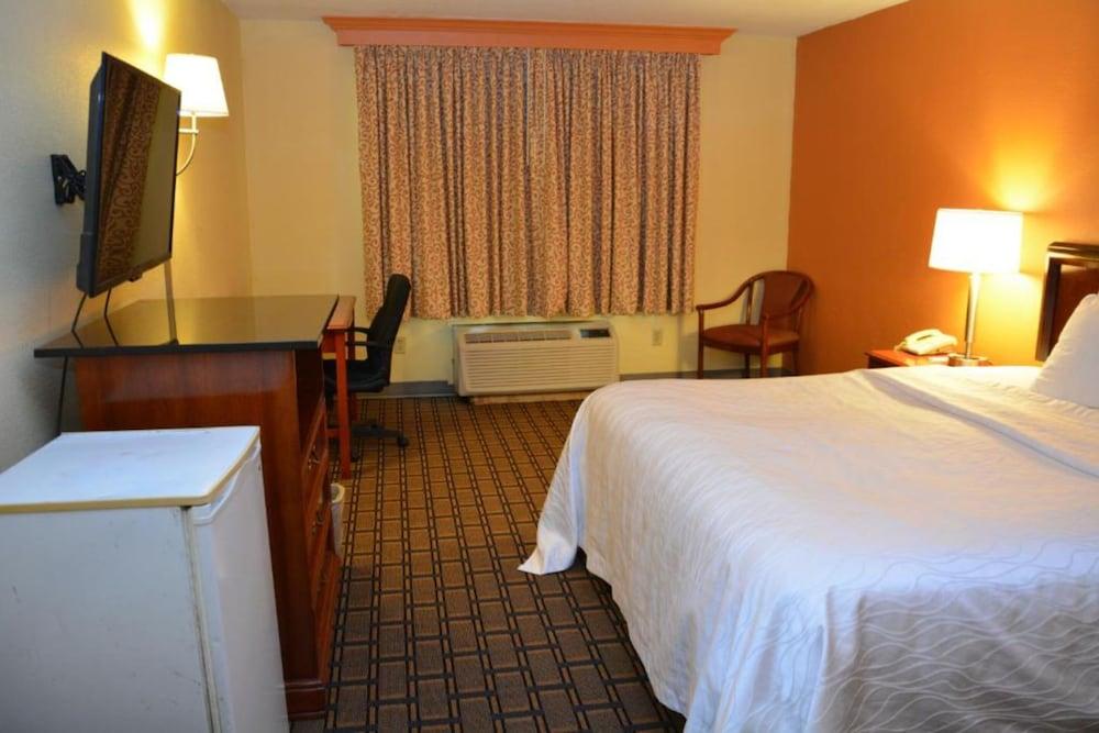 Buckeye Inn Express photo 7