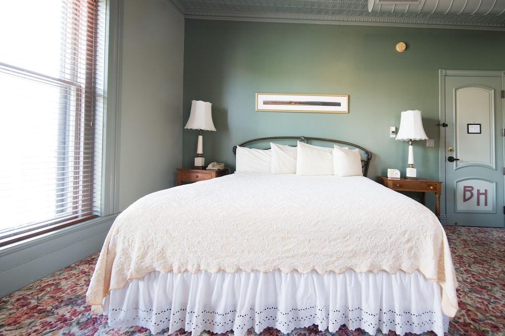 The Black Hawk Hotel photo 57