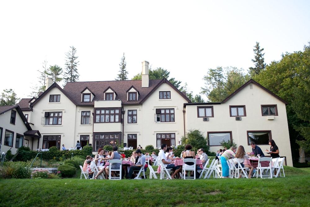 Seven Hills Inn photo 9