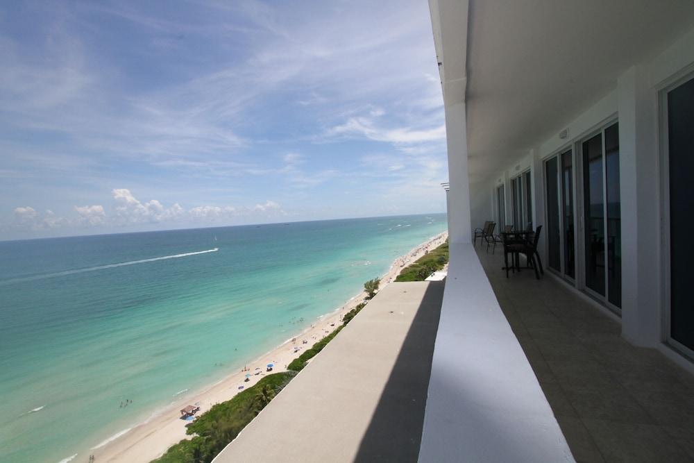 Soleil Apartments at Castle Beach Club photo 90