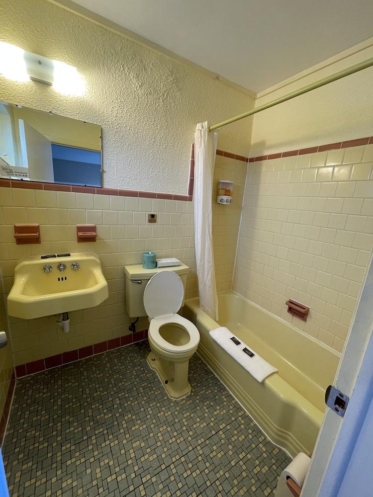 RusMar Motel photo 5
