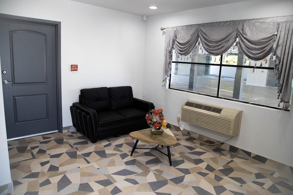 Pico Rivera Inn and Suites photo 26