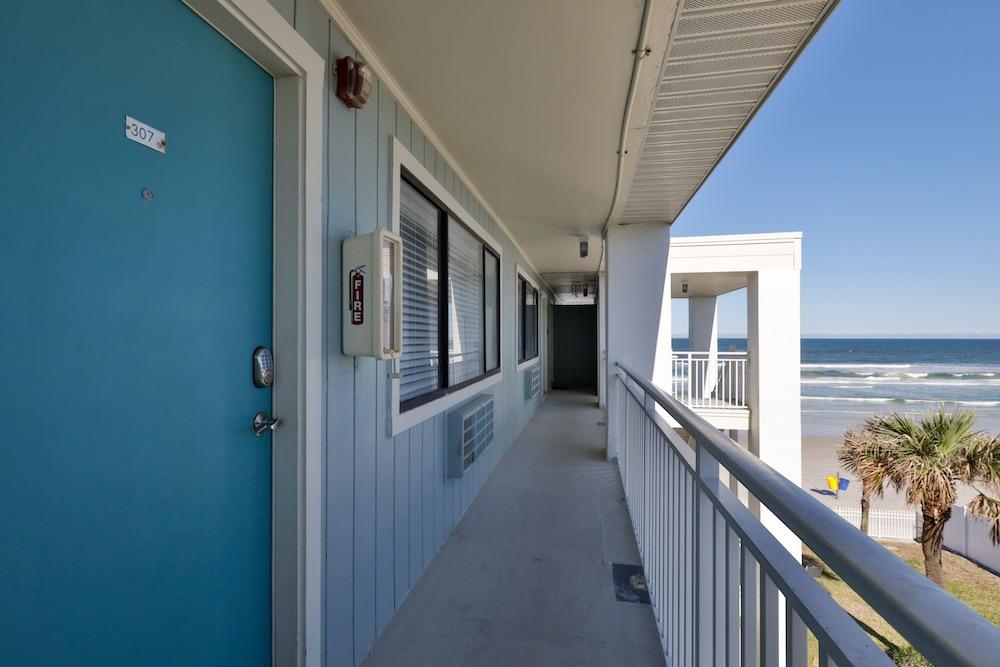 Coastal Waters Inn photo 26
