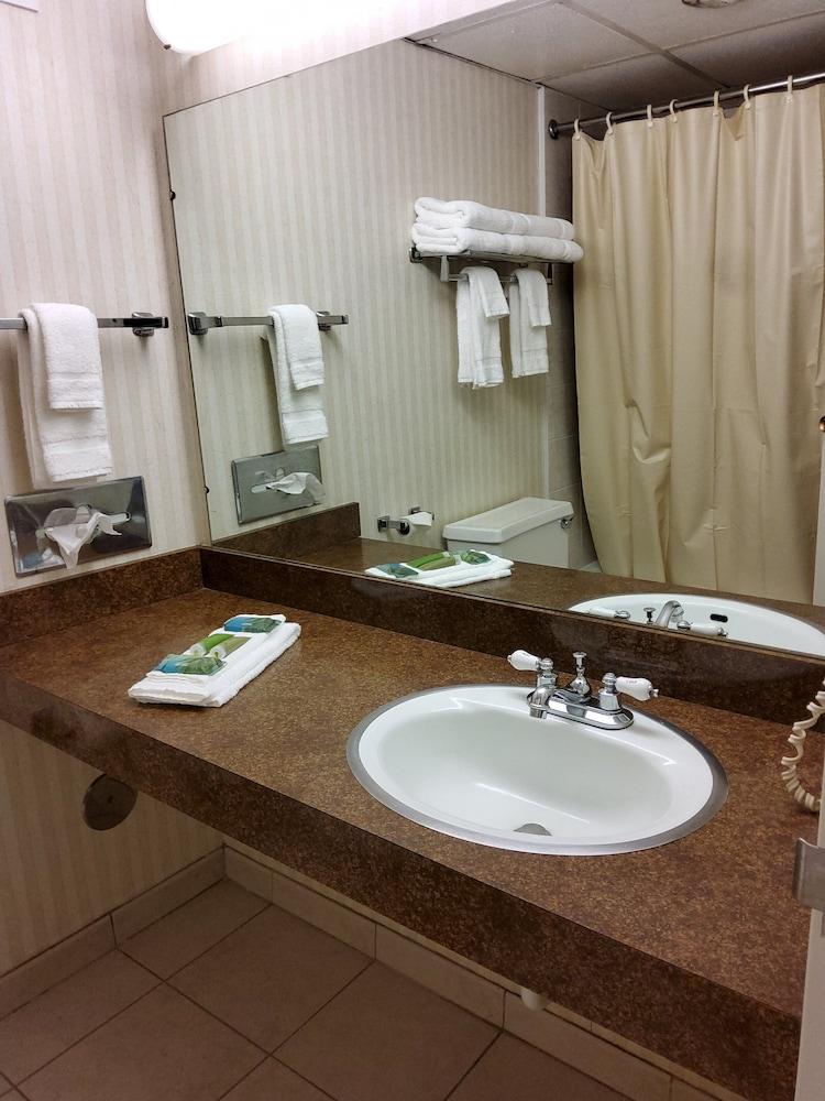 Klopfenstein Inn and Suites photo 43