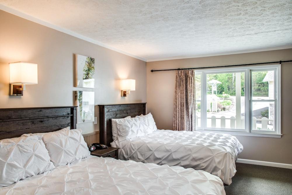 Boxwood Lodge photo 27