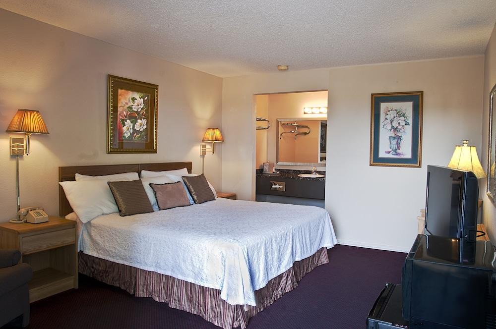 The Regency Inn photo 28