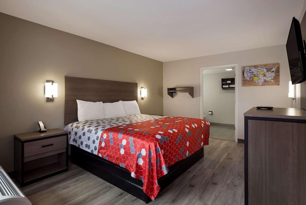 Econo Lodge Mobile Airport Blvd. photo 30