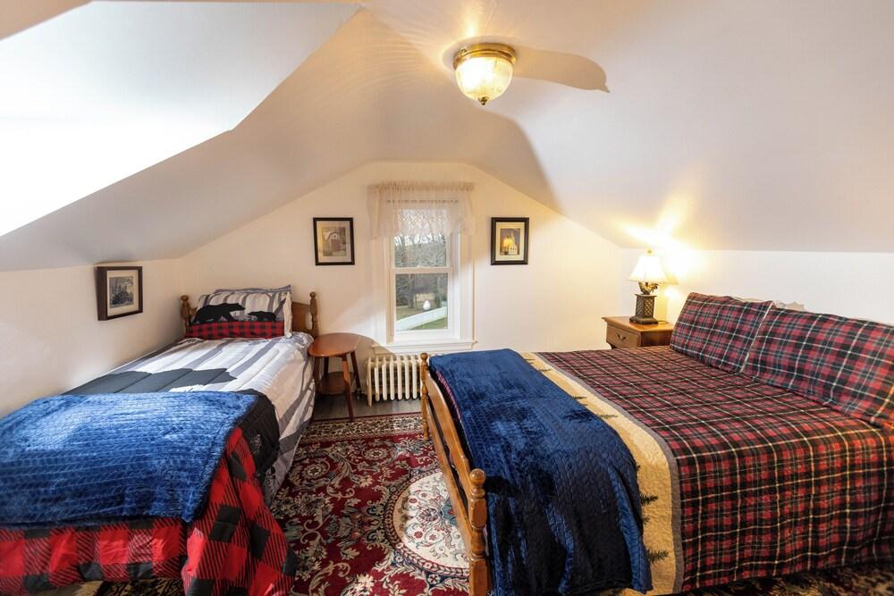 Blue Bear Inn photo 42