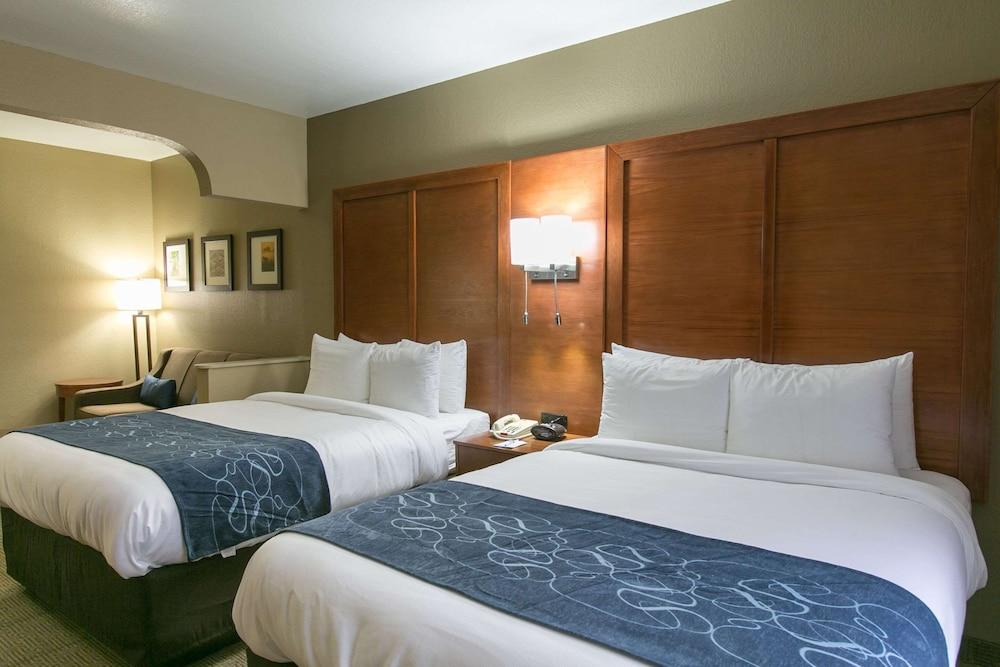 Comfort Suites Austin NW Lakeline photo 1
