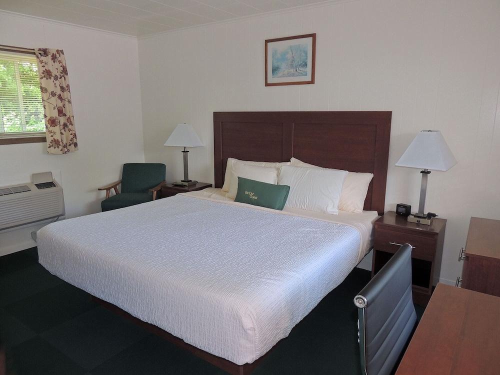 Rock Ledge Motel photo 13