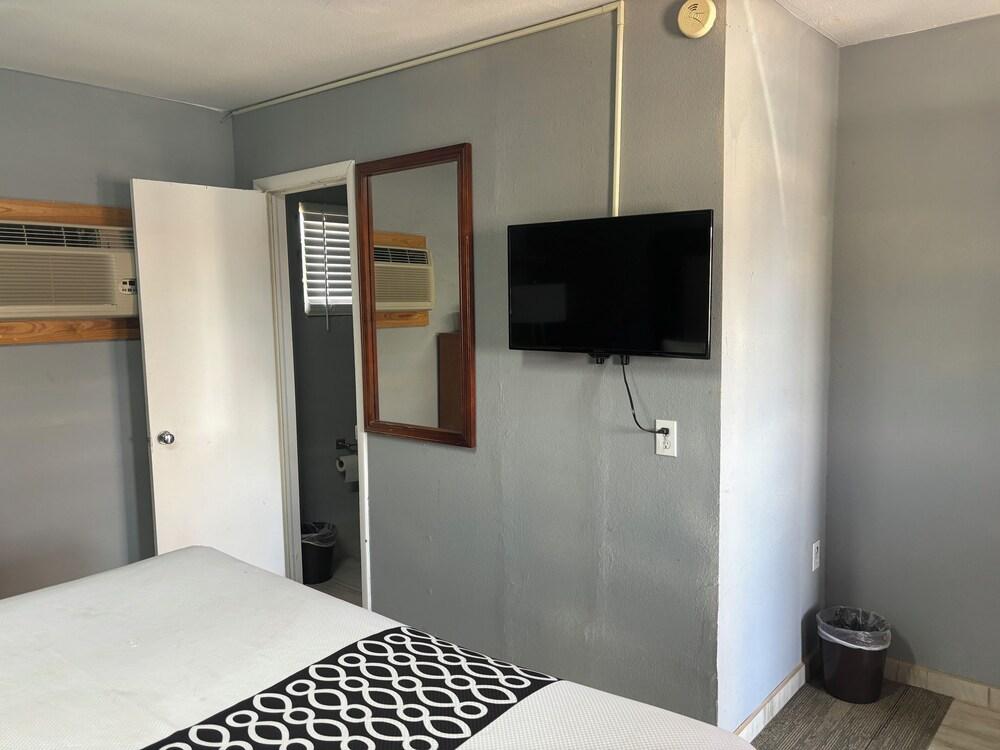 Budget Inn photo 9