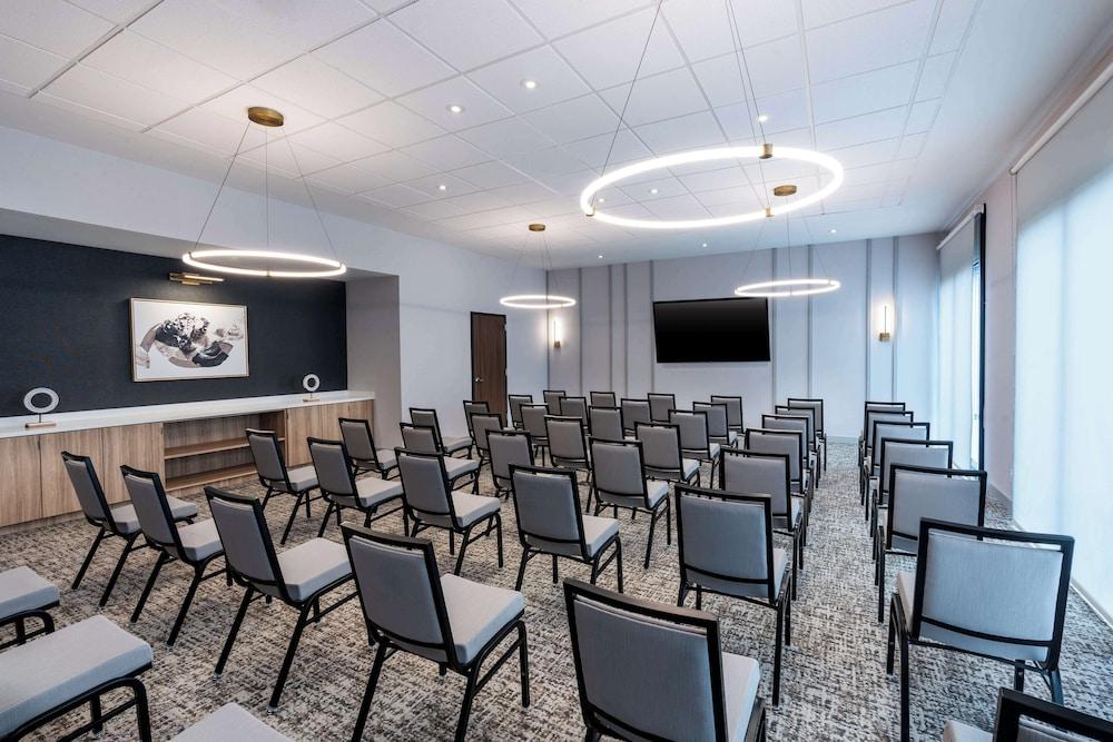 Hyatt Place Eagle Pass photo 33