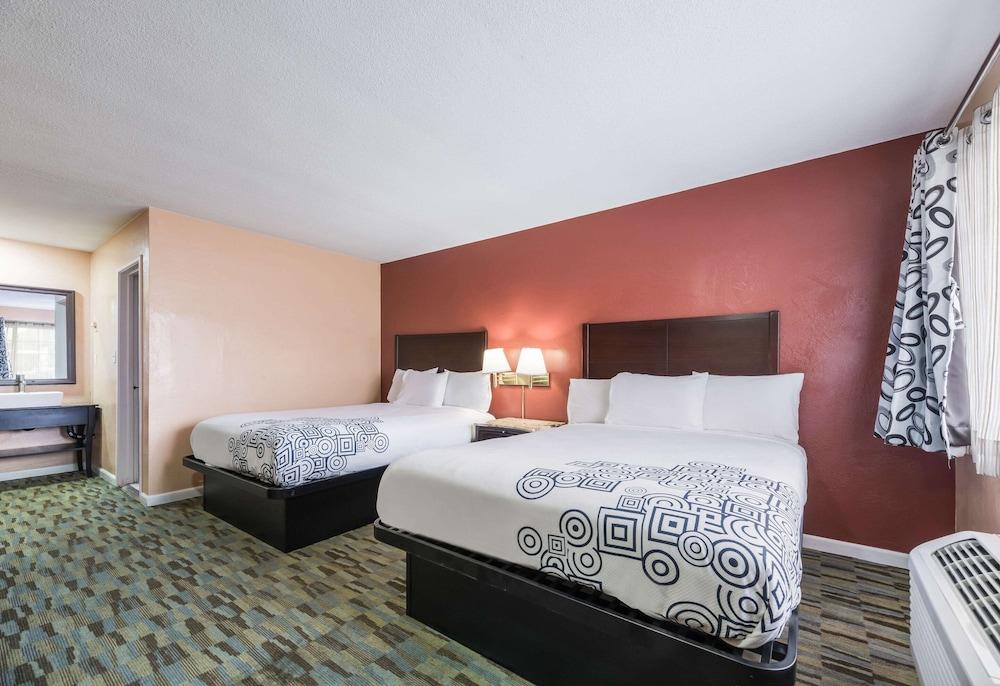 Rodeway Inn Modesto near Downtown photo 7