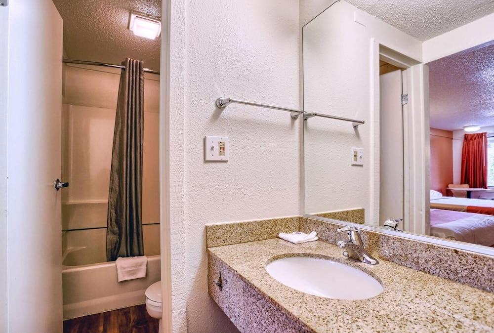 Motel 6 Hagerstown, MD photo 21