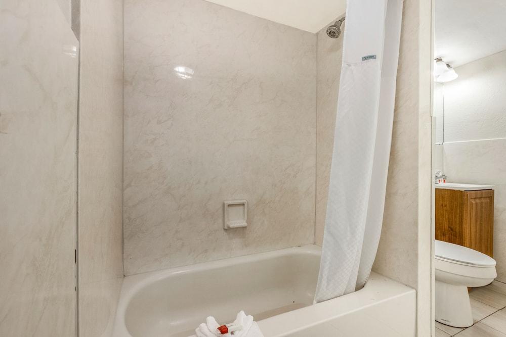 Ocean Reef Hotel photo 30