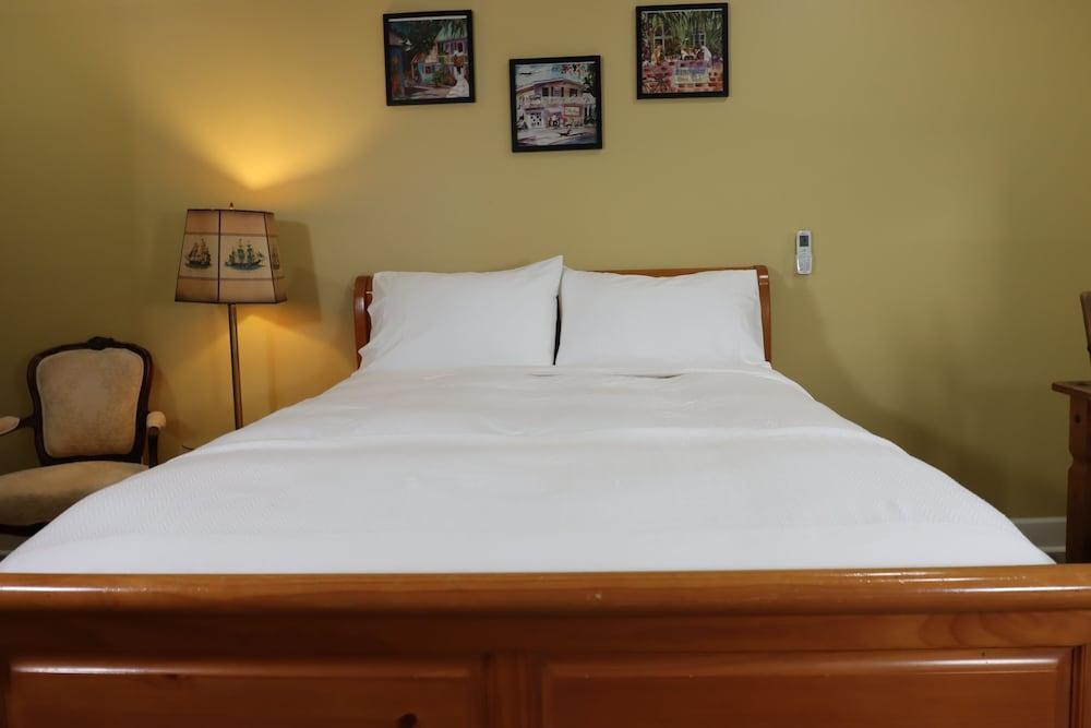 The Roanoke Hotel photo 16