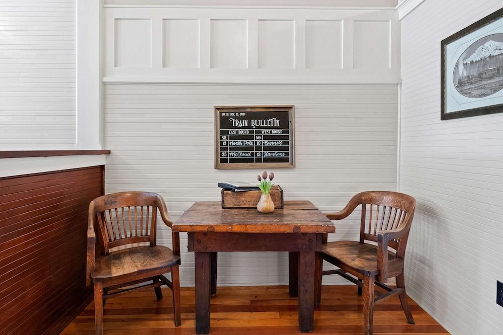 Mccloud Mercantile Hotel photo 3