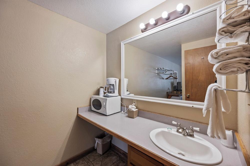 Birch Glen Hotel photo 14