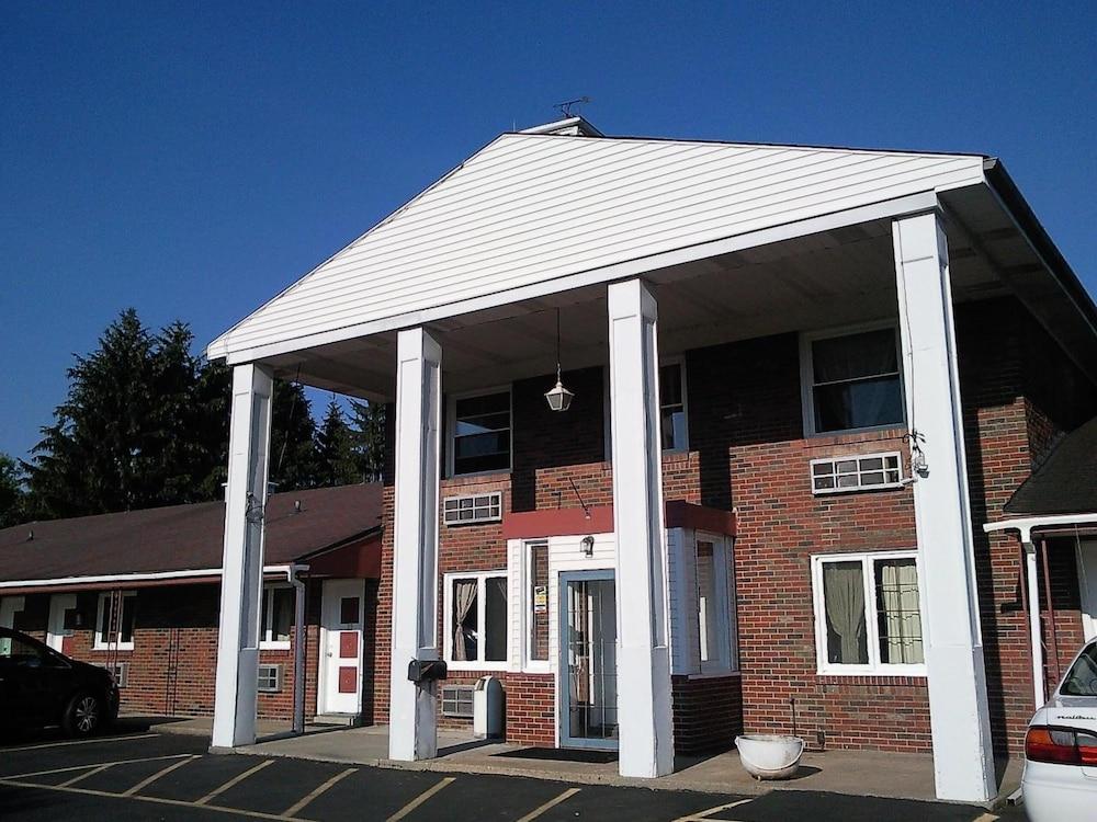 Colonial Inn Motel photo 33