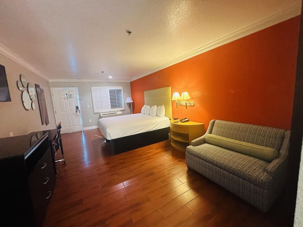 Casa Blanca Hotel - Orange photo 44