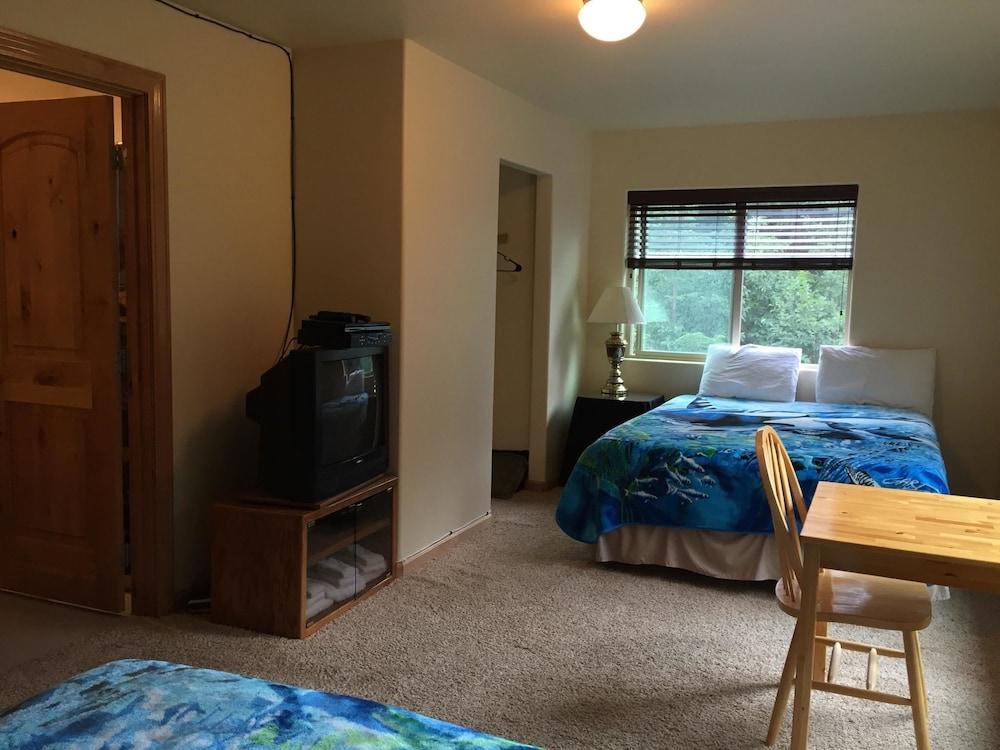 Twin Peaks Lodge and RV Park photo 5