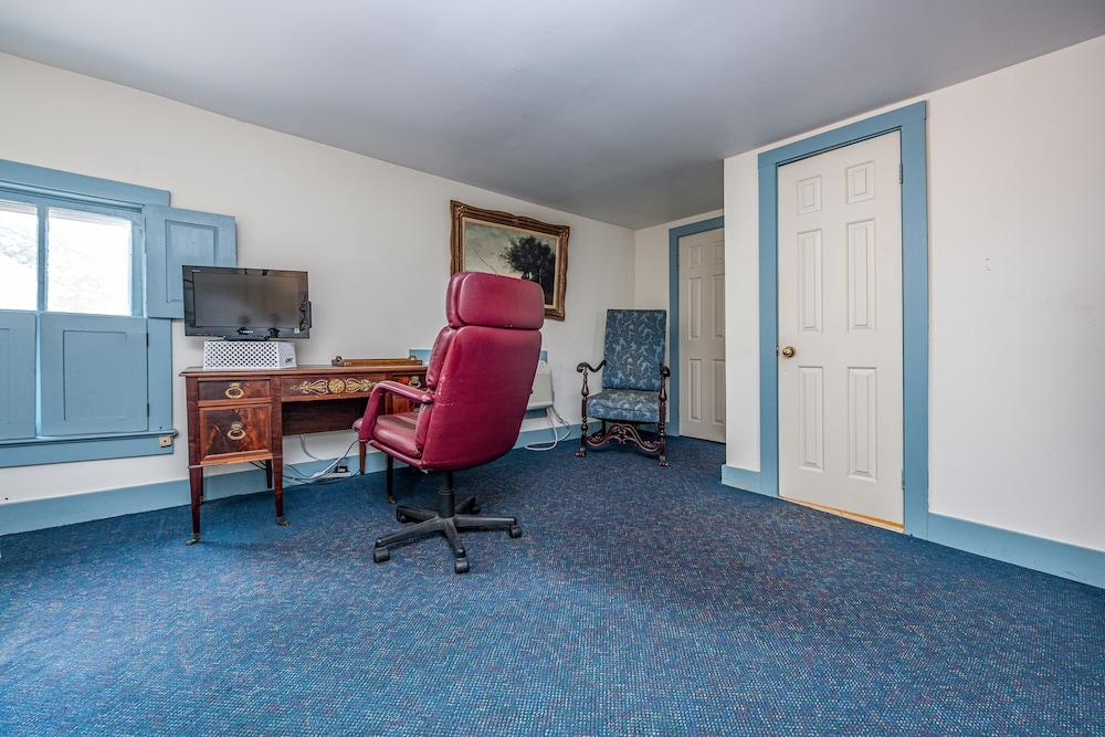 Wayside Inn photo 81