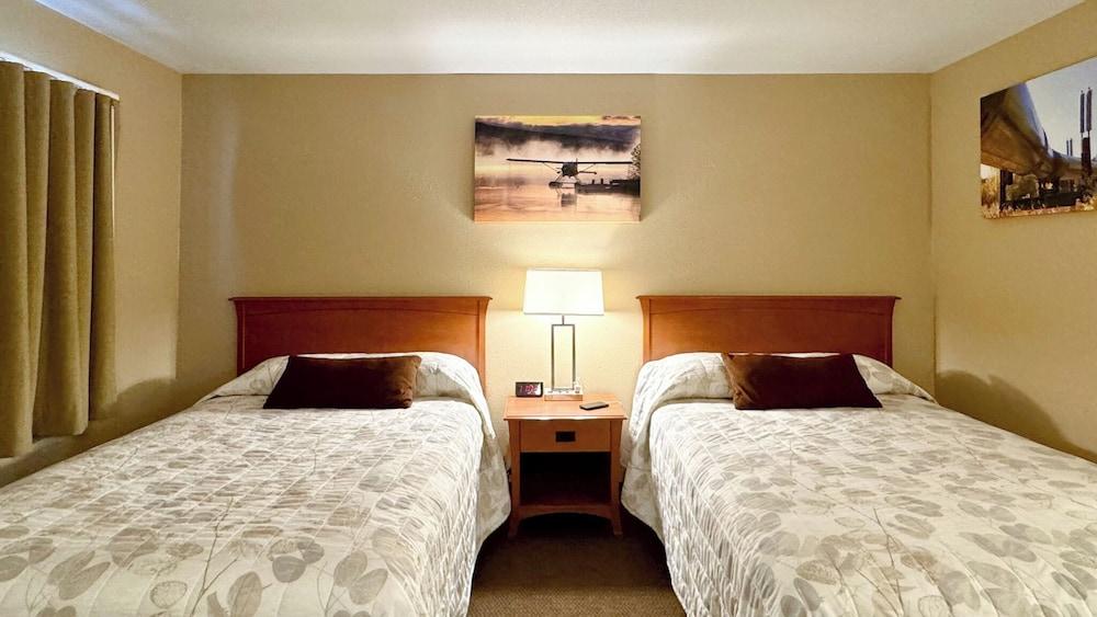 Young's Motel photo 12