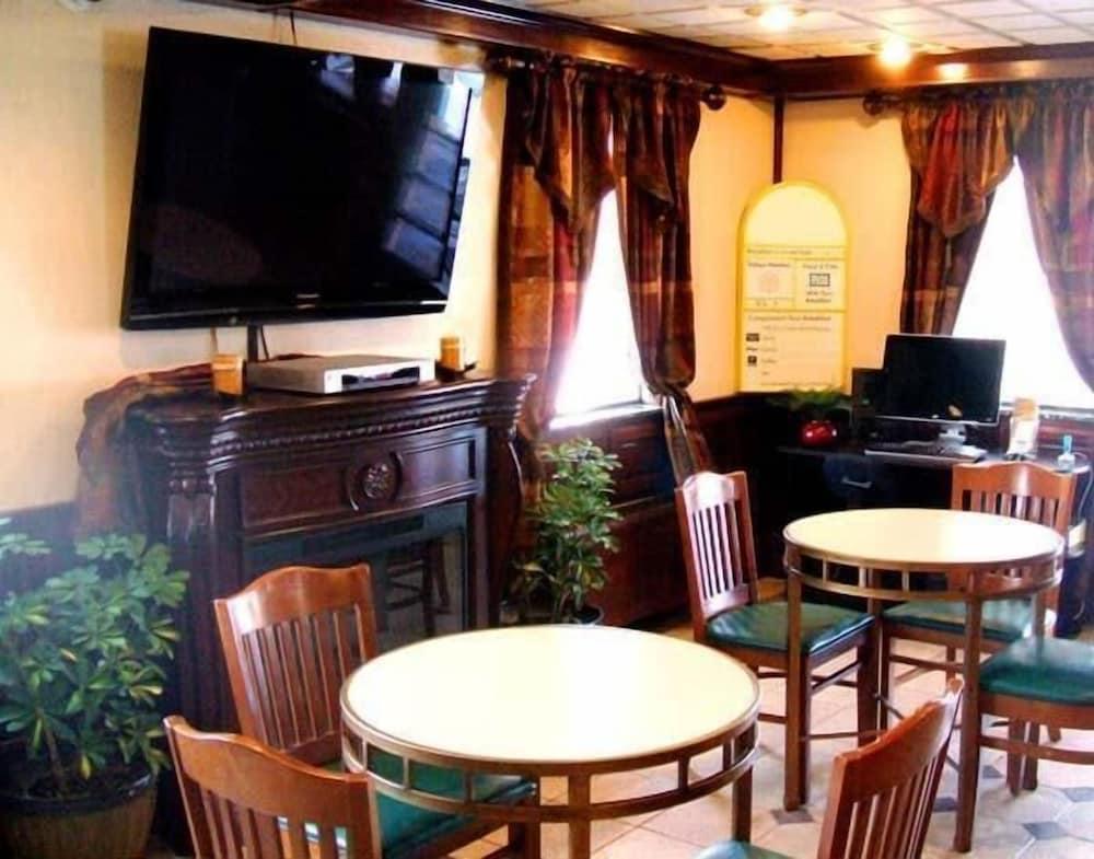 A Victory Hotel - Southfield photo 6