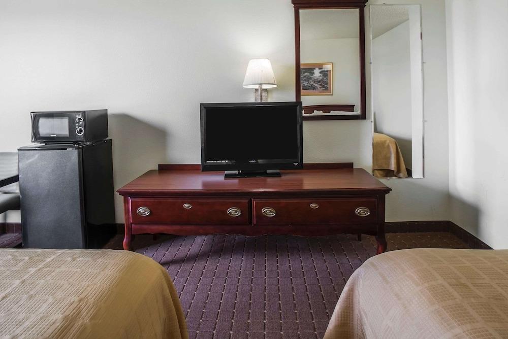 Quality Inn Harrisburg photo 12
