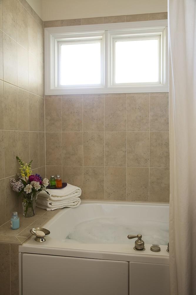 Inn at Riverbend photo 15