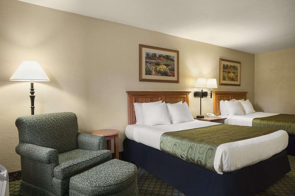 Days Inn & Suites by Wyndham Stuttgart photo 9