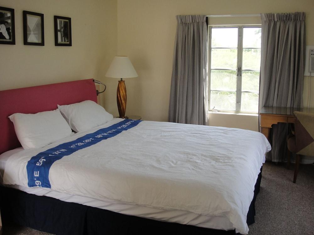 Holiday House Motel photo 4