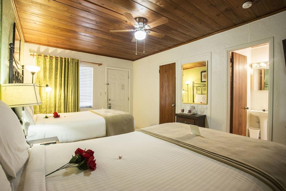 Island Breeze Inn photo 27