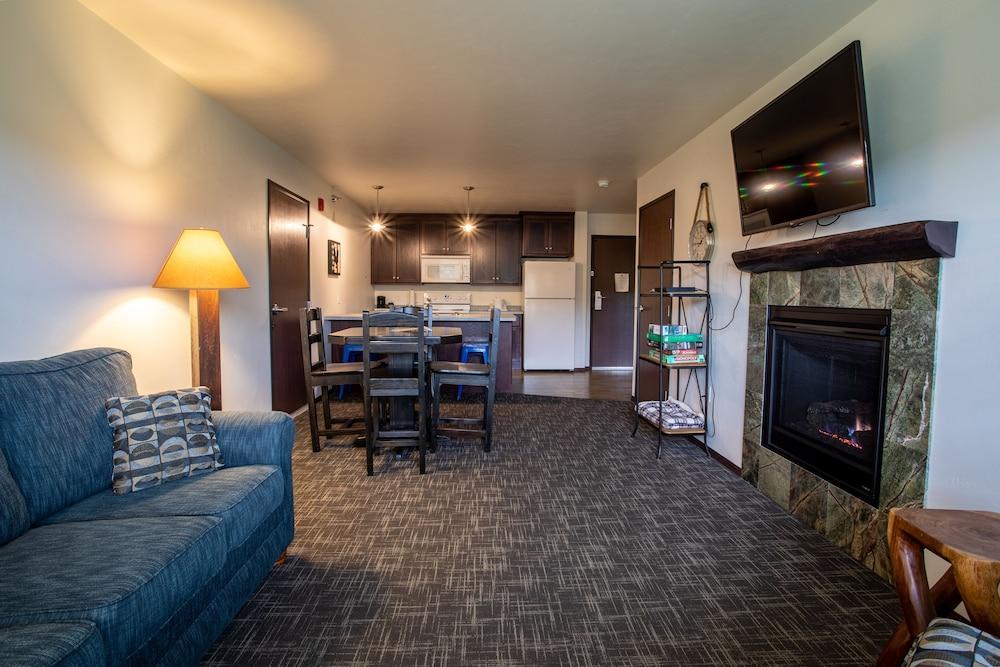 Open Hearth Lodge photo 48