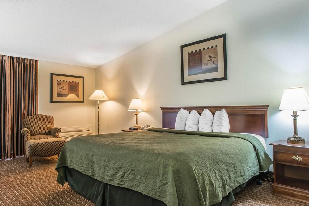 Rodeway Inn Brookville photo 16