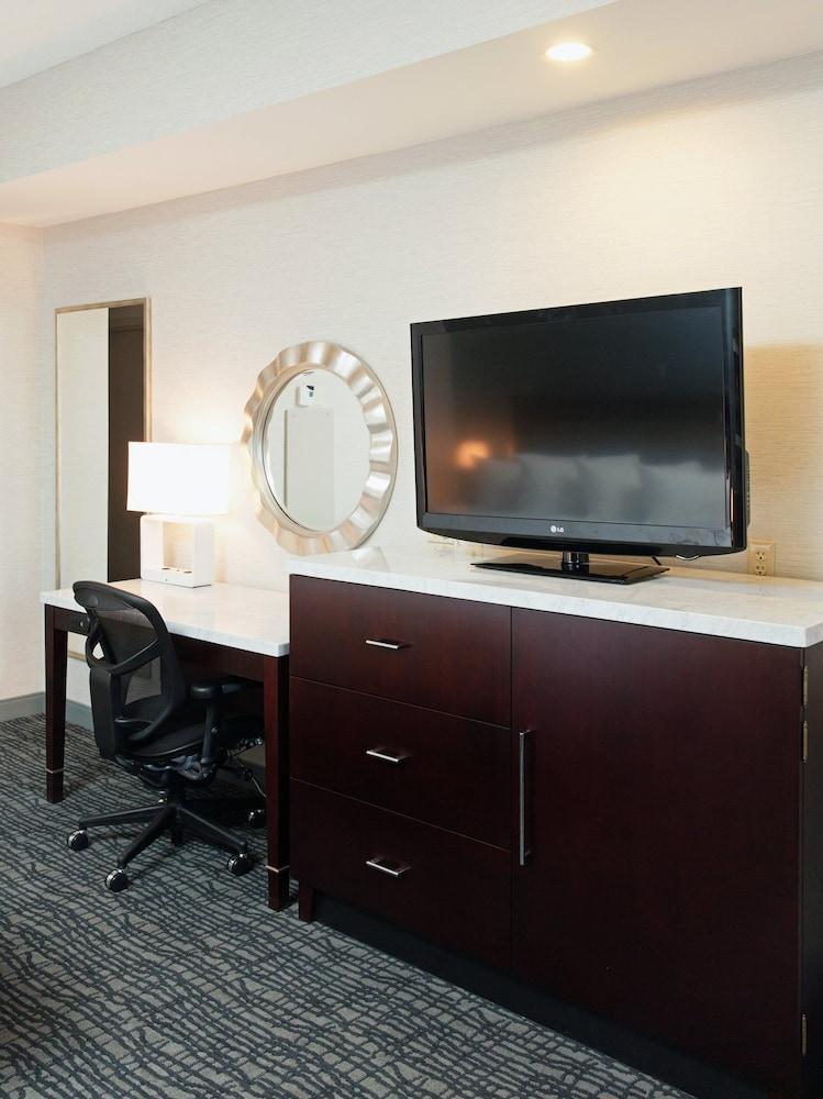 Crowne Plaza Springfield by IHG photo 31