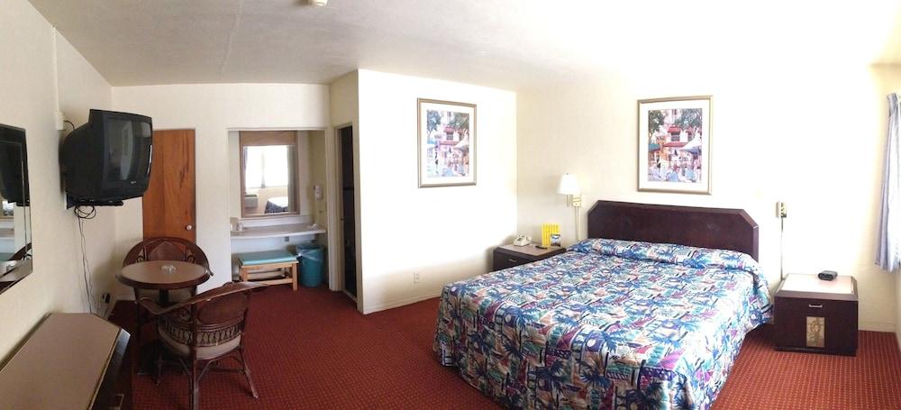 Hawaii Motel photo 18