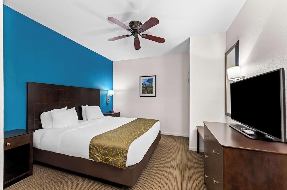 Best Western Delhi Inn photo 5