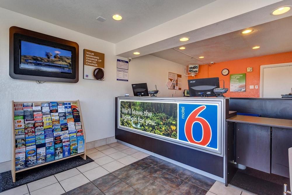 Motel 6 Vallejo, CA - Six Flags West photo 4