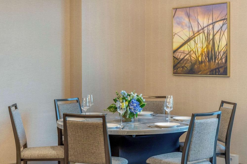 DoubleTree by Hilton Charleston Riverview photo 71